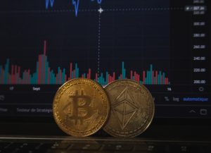 bitcoin i inna kryptowaluta na tle